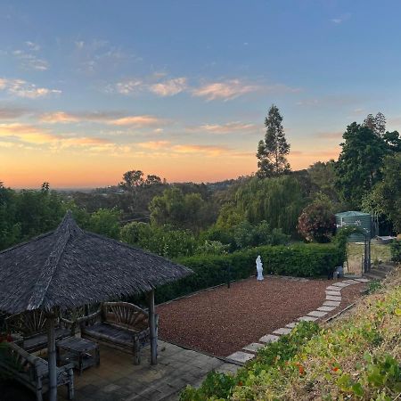 Bright & Beautiful Home On The Hills! Kelmscott Екстериор снимка